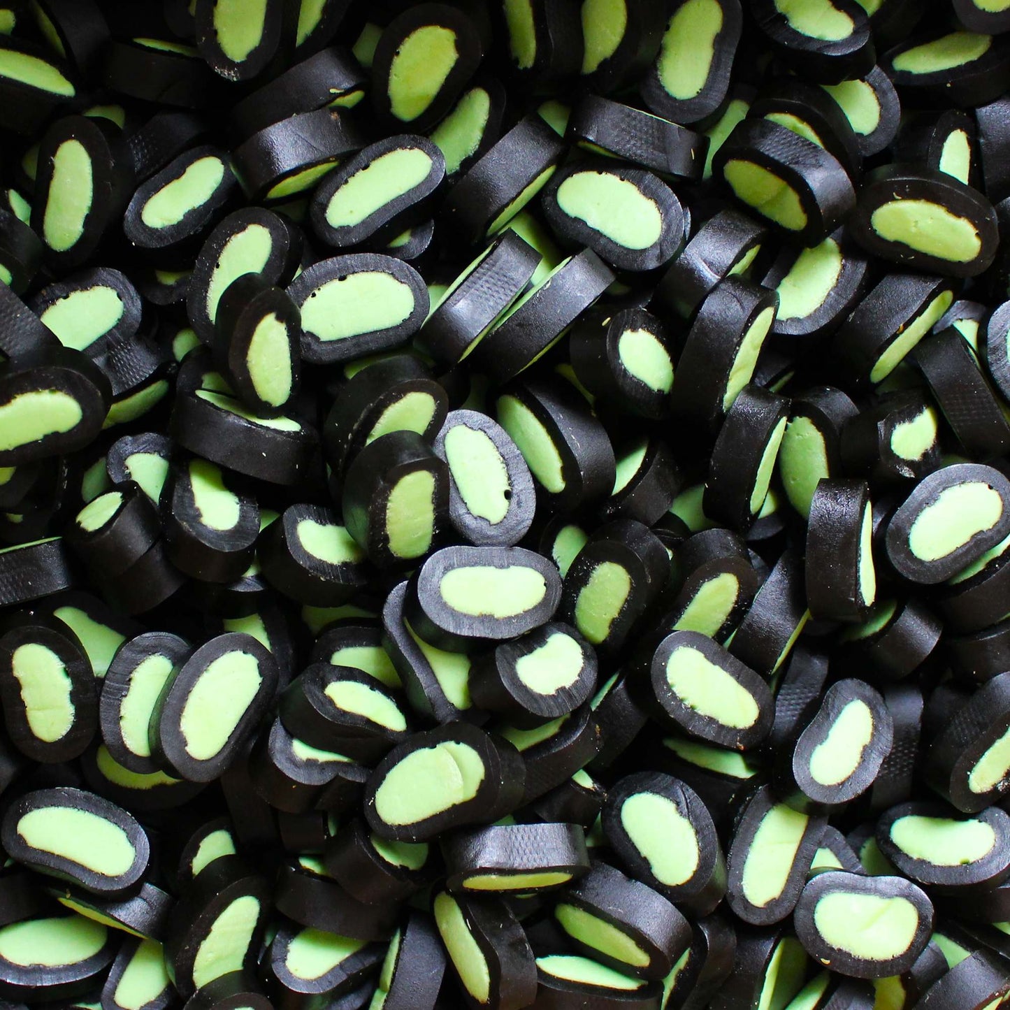 Porvoon Lakritsi Giant Apple Flavoured Sweet Black Liquorice Bites