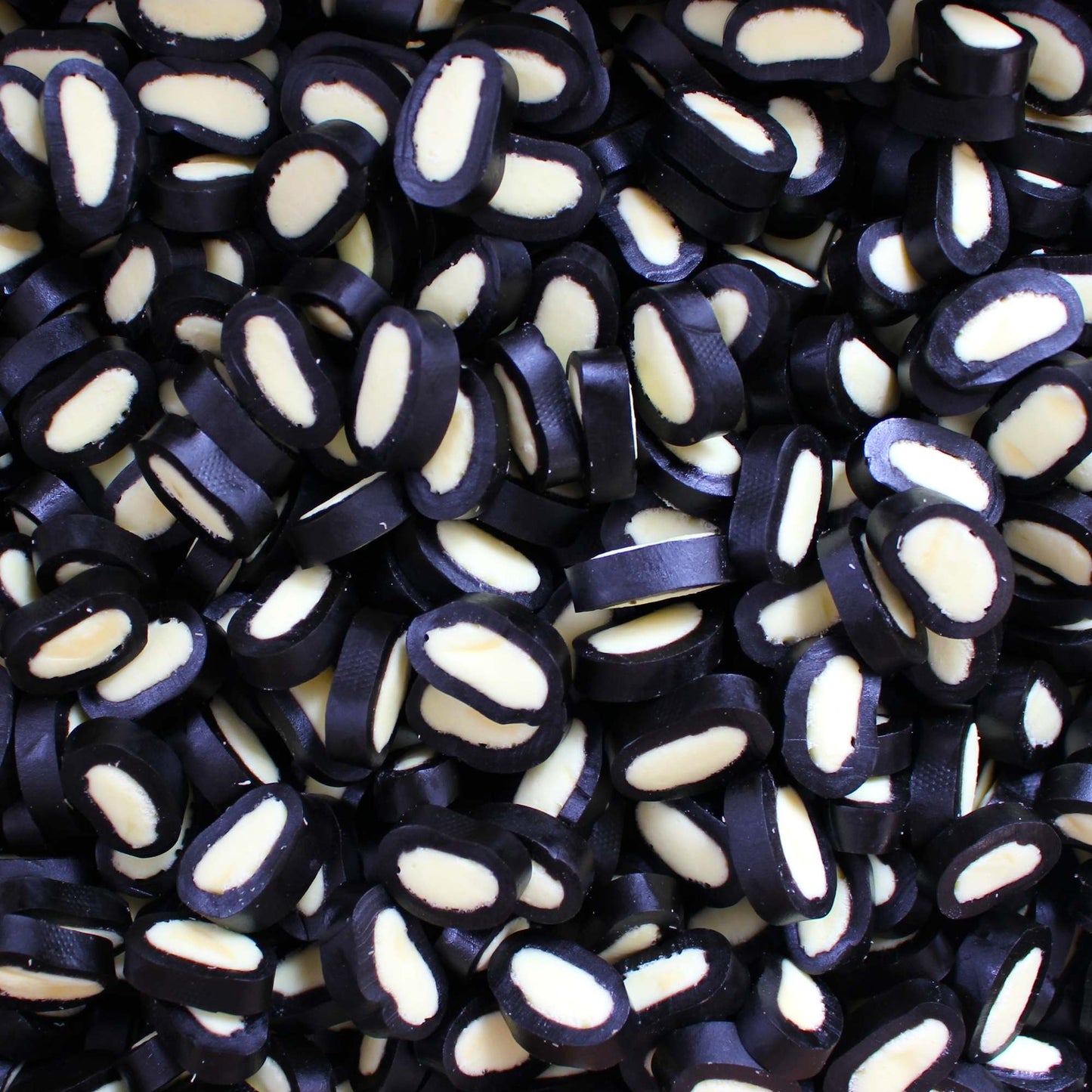 Porvoon Lakritsi Giant Banana Flavoured Sweet Black Liquorice Bites