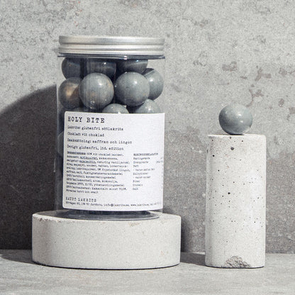 Haupt Lakrits Holy Bite – Sweet Liquorice, Belgian White Chocolate, Saffron & Lingonberry