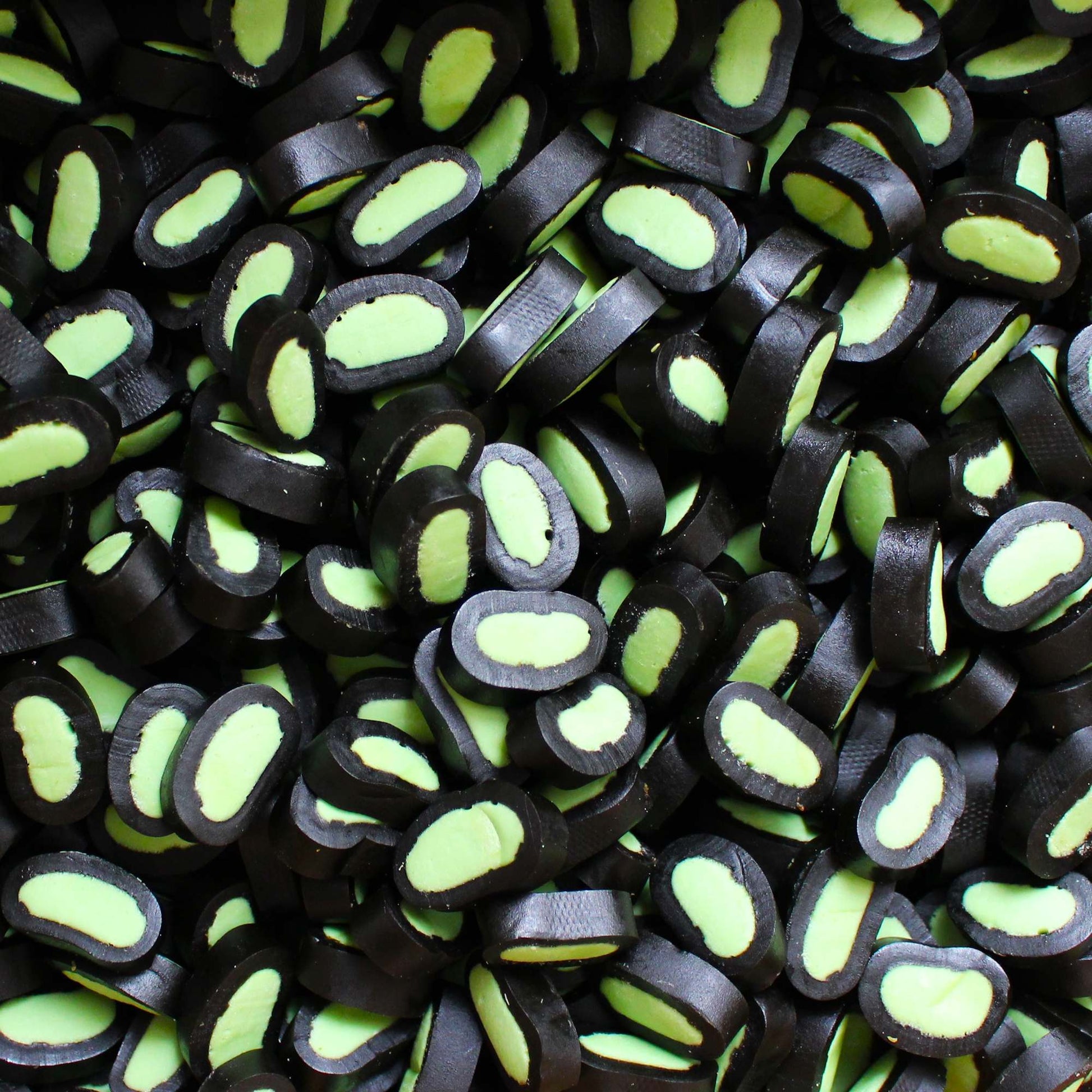 Porvoon Lakritsi Giant Apple Flavoured Sweet Black Liquorice Bites