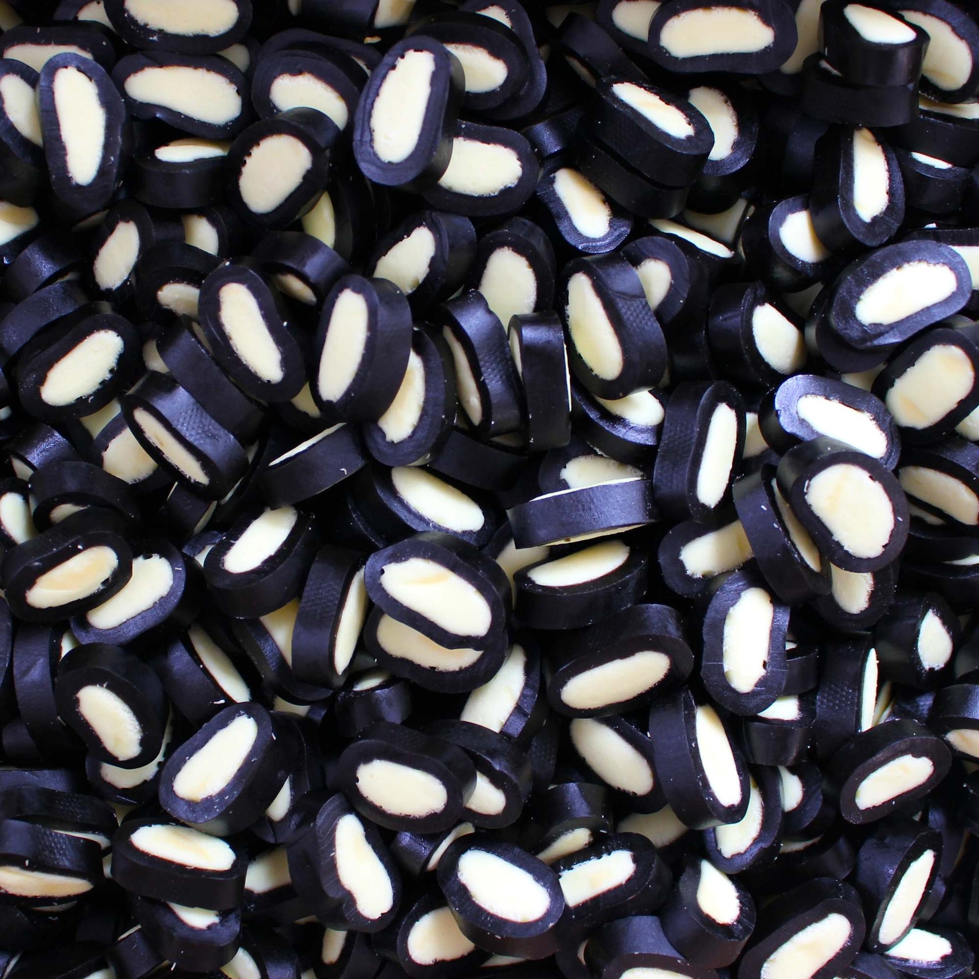 Porvoon Lakritsi Giant Banana Flavoured Sweet Black Liquorice Bites