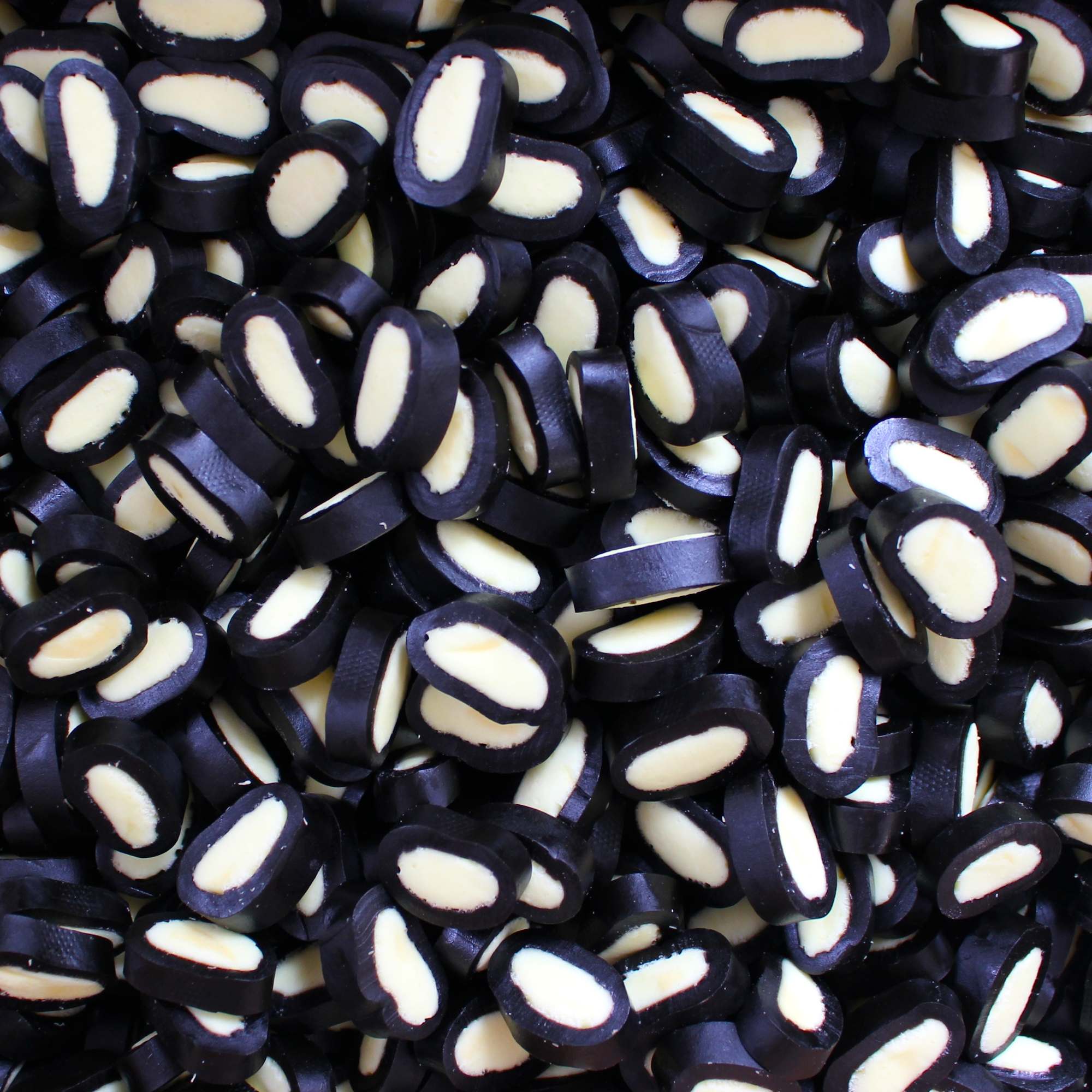 Porvoon Lakritsi Giant Banana Flavoured Sweet Black Liquorice Bites